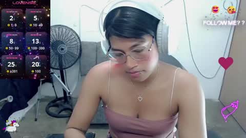 dulce2415 online show from June 3, 1:41 am