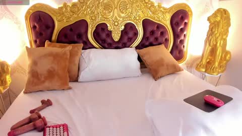 Lucy online show from December 19, 6:34 pm