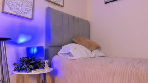 dulce__fiore07 online show from July 13, 3:09 am