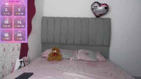 Snapshot of dulce_camx chatting on August 2, 3:38 am dulce_camx online show from August 2, 3:38 am