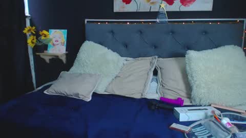 C E L E S T E  online show from December 27, 9:11 pm