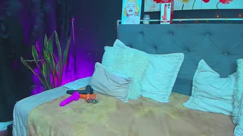 C E L E S T E  online show from January 25, 2:15 am