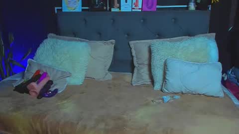 C E L E S T E  online show from February 6, 11:21 am