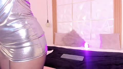   online show from November 5, 4:29 pm