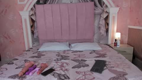 Snapshot of dulce_girls chatting on March 4, 12:11 pm Dulce online show from March 4, 12:11 pm