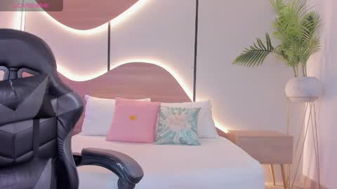 D U L C E online show from April 23, 2:13 am