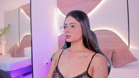 D U L C E online show from May 1, 2:49 am