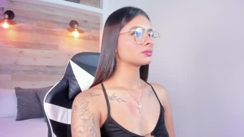 D U L C E online show from May 2, 2:27 am