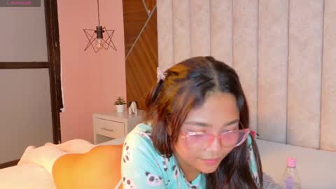 DULCE HOLY online show from June 5, 7:03 am
