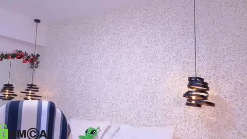 dulce_isabel_ online show from May 26, 3:46 am