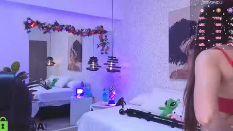 dulce_isabel_ online show from July 4, 3:56 am