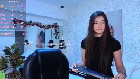 dulce_isabel_ online show from July 16, 3:56 am