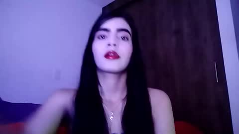 Snapshot of dulce_lucero chatting on January 4, 6:40 pm dulce_lucero online show from January 4, 6:40 pm