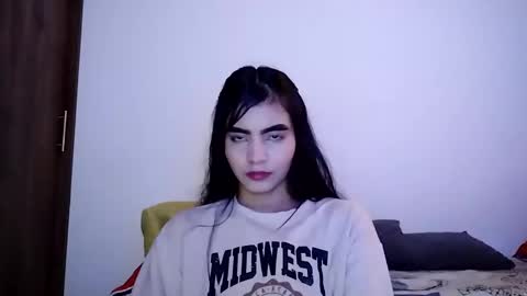 Snapshot of dulce_lucero chatting on January 14, 6:07 pm dulce_lucero online show from January 14, 6:07 pm