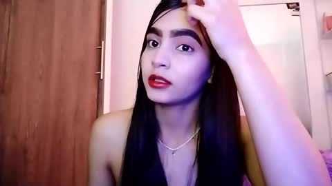 Snapshot of dulce_lucero chatting on February 10, 5:52 pm dulce_lucero online show from February 10, 5:52 pm