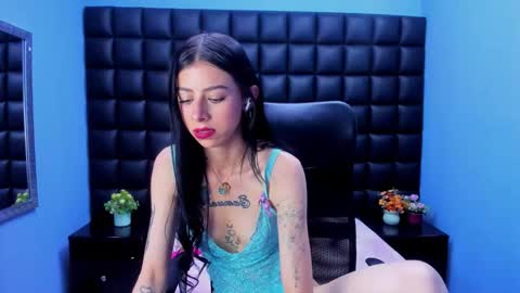 Snapshot of dulce_miiaa chatting on March 2, 5:42 pm dulce_miiaa online show from March 2, 5:42 pm