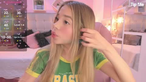 Snapshot of dulce_powl chatting on April 11, 2:10 pm Dulce online show from April 11, 2:10 pm
