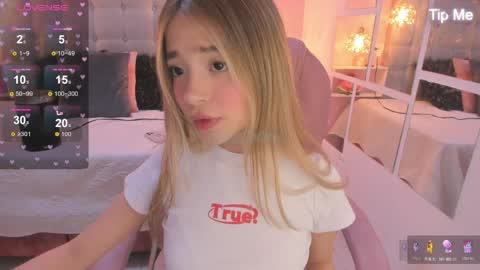 Snapshot of dulce_powl chatting on April 12, 1:05 pm Dulce online show from April 12, 1:05 pm