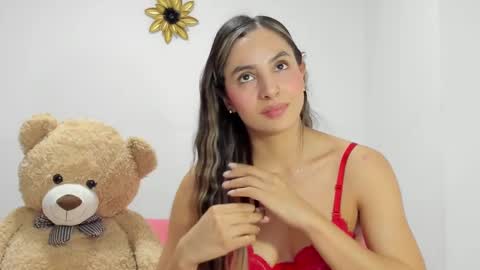Dulce  online show from December 11, 3:37 pm