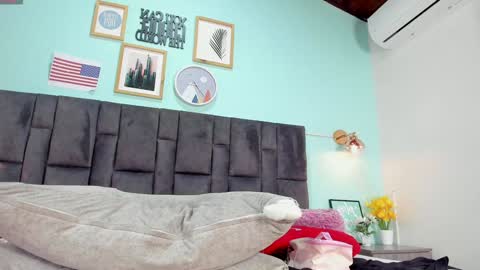 Snapshot of dulceaurora_ chatting on January 25, 9:26 am DULCE AURORA online show from January 25, 9:26 am