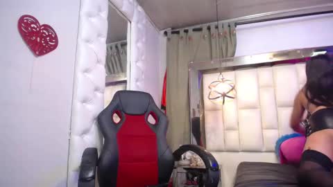 Snapshot of dulcebarbiery chatting on December 18, 7:53 pm dulcebarbiery online show from December 18, 7:53 pm