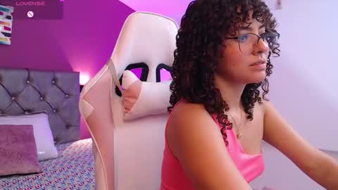 Snapshot of dulcee_gaby chatting on October 11, 11:09 am dulcee_gaby online show from October 11, 11:09 am