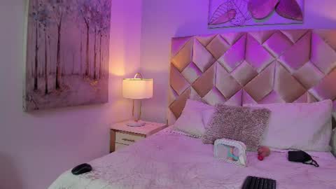Snapshot of dulceestrella_ chatting on July 2, 12:00 pm Dulce online show from July 2, 12:00 pm