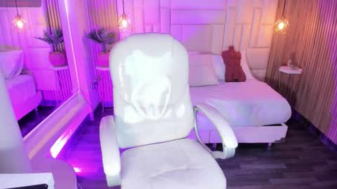 Snapshot of dulcegreem chatting on December 15, 11:36 am Dulce online show from December 15, 11:36 am