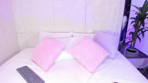 Dulce  online show from January 14, 8:25 pm