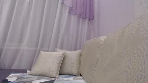 dulcieheath online show from March 1, 7:37 pm