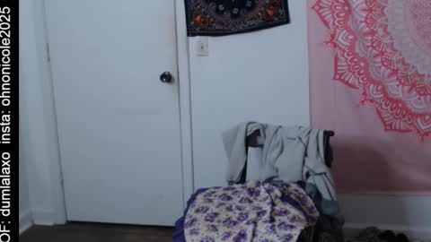 the only advantage you have over me is that u can kiss my ass and i cant  online show from February 18, 2:29 am