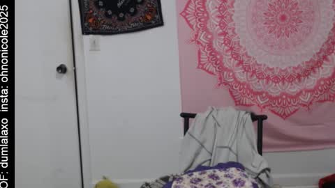 the only advantage you have over me is that u can kiss my ass and i cant  online show from February 19, 10:50 pm