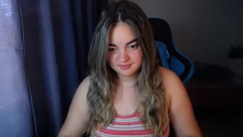 Nicole   online show from December 18, 8:47 pm