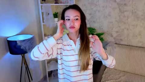 Lanna online show from November 4, 4:06 pm