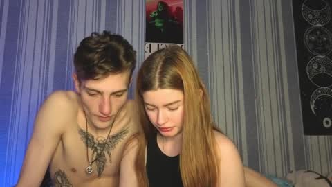 Snapshot of duoemi chatting on April 9, 5:29 pm Jake And Emilia online show from April 9, 5:29 pm