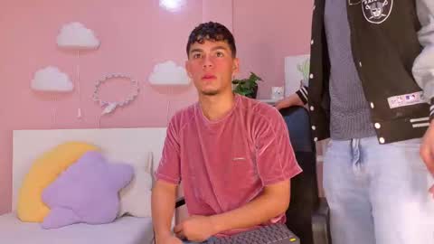 Duolistt  online show from February 2, 11:31 am