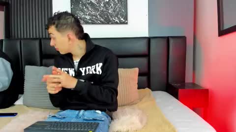 Thomas and Noah online show from September 21, 12:29 pm