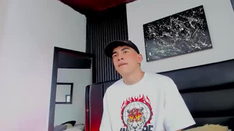 Thomas and Noah online show from October 14, 7:36 pm