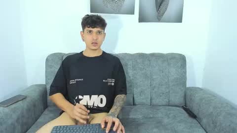 Nicolle y Julian online show from March 6, 10:28 pm