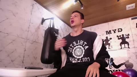 Dustin Sonne online show from February 10, 3:35 am