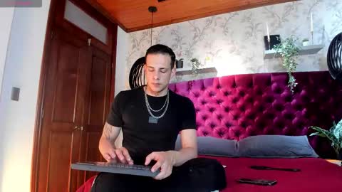 Dustin Sonne online show from November 11, 4:01 am