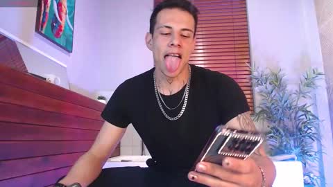 Dustin Sonne online show from November 17, 3:34 am