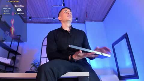 Dustin Sonne online show from November 29, 4:04 am