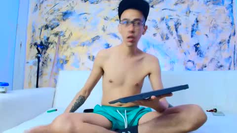 Snapshot of dustindollin_ chatting on October 25, 7:08 pm Dustin Dollin online show from October 25, 7:08 pm