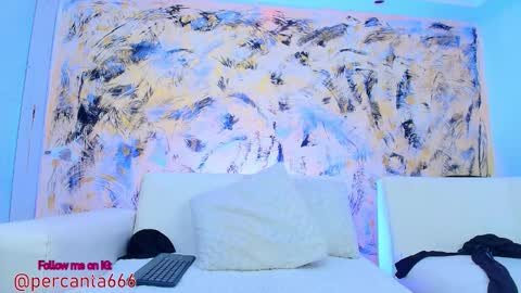 Snapshot of dustindollin_ chatting on February 16, 7:43 pm Dustin Dollin online show from February 16, 7:43 pm