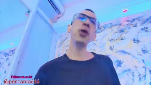 Snapshot of dustindollin_ chatting on February 23, 6:38 pm Dustin Dollin online show from February 23, 6:38 pm