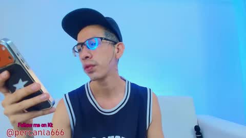 Snapshot of dustindollin_ chatting on March 27, 6:40 pm Dustin Dollin online show from March 27, 6:40 pm