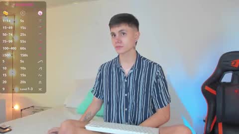 Snapshot of dustinlevine chatting on February 12, 12:33 pm Dustin Levy online show from February 12, 12:33 pm