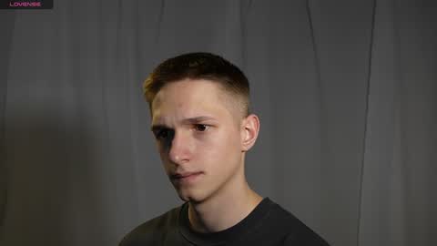 Dustyn online show from December 27, 8:28 pm