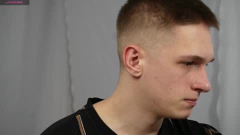 Dustyn online show from January 17, 2:39 pm